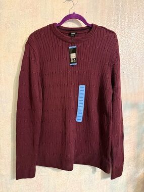 Express Men's Cable Knit Crew Neck Sweater in a burgundy wine color. Sz Lg